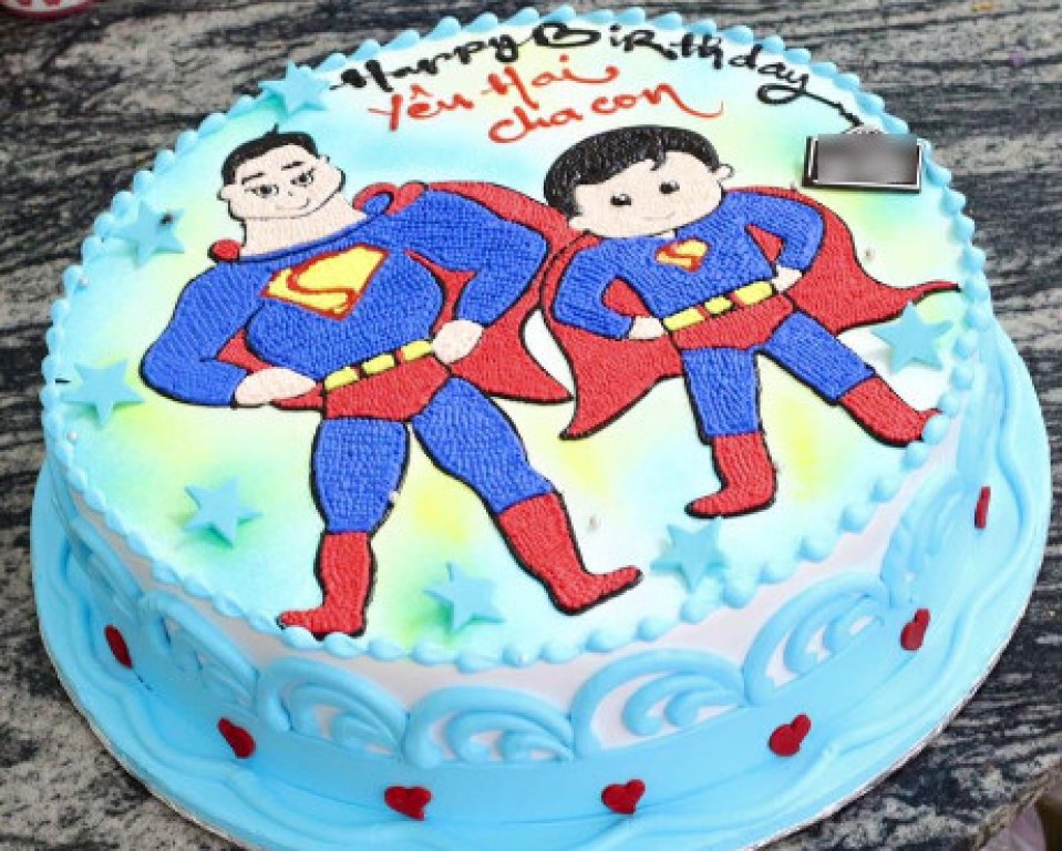 Bánh sinh nhật trang trí siêu nhân bằng socola đẹp độc đáo tặng bé trai |  Bánh Kem Ngộ Nghĩnh