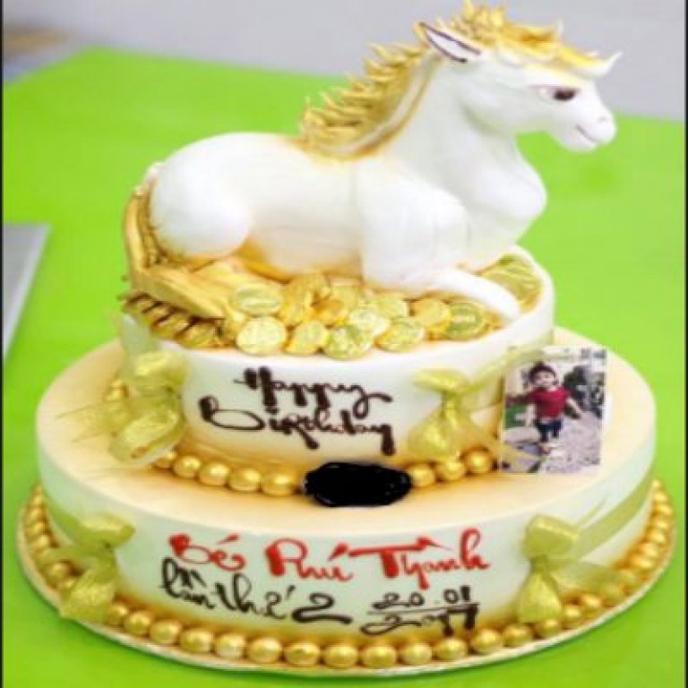 Bánh kem sinh nhật hình ngựa trắng 1 sừng đẹp mắt  Bánh kem cao cấp